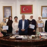 İLKADIM’IN KADIN GİRİŞİMCİLERİ BELGELERİNİ ALDI BAŞKAN KURNAZ: "KADINLARIMIZI HAYALLERİNE VE HEDEFLERİNE BİR ADIM DAHA YAKLAŞTIRMAYA DEVAM EDECEĞİZ"