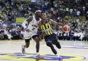 fenerbahce-beko-final-serisinde-2-0-one-gecti-LlGQacvT.jpg