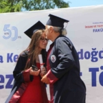 kas-hastasi-selinin-azmi-babasinin-destegiyle-birlesti-fakulteyi-dereceyle-bitirdi-UNhGv5jq.jpg
