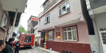 samsunda-ev-yangini-anne-ve-kizi-dumandan-etkilendi-Pyu55M5n.jpg