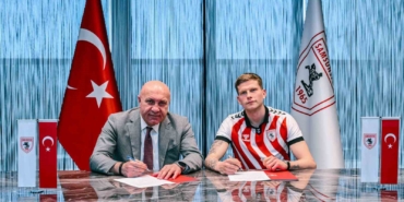 samsunspor-logi-tomasson-ile-41-yillik-sozlesme-imzaladi-ZzI3iCkq.jpg