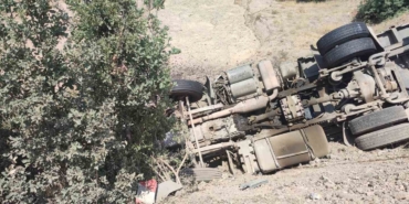 elazigda-tir-devrildi-1-yarali-y6RLTgVw.jpg