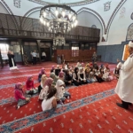 kuran-kursu-ogrencileri-husrev-pasa-camiinin-manevi-atmosferini-teneffus-etti-4wNg267d.jpg