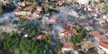 otluk-alanda-cikan-yanginda-4-ev-zarar-gordu-2ULUpCZb.jpg