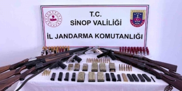 sinopta-kacak-silah-ve-urun-operasyonu-5-gozalti-iHAsFYX3.jpg