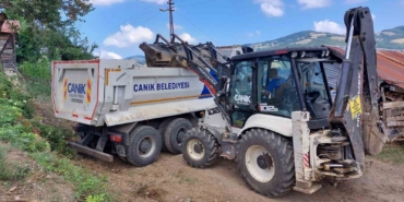 canikte-merkez-ve-kirsalda-yol-calismasi-O9OC8vRn.jpg