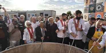 3-kayseri-gastronomi-gunlerinde-1-ton-pastirmali-kuru-fasulye-bULcWaOp.jpg