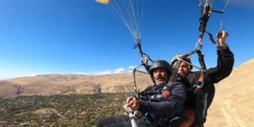 adilcevaz-semalarinda-yamac-parasutu-heyecani-HYb1FqJ5.jpg