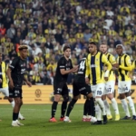 besiktas-ile-fenerbahce-arasinda-22-milyar-tllik-derbi-Ei79VCAg.jpg