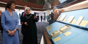 emine-erdogan-almanya-basbakani-merzin-esiyle-millet-kutuphanesini-ziyaret-etti-RbVgkq5J.jpg