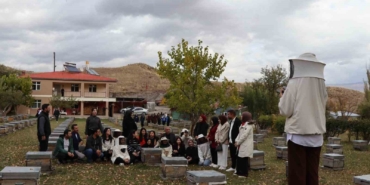 erzurumlu-gencler-organik-ariciligi-ogrendi-C7d8wD47.jpg