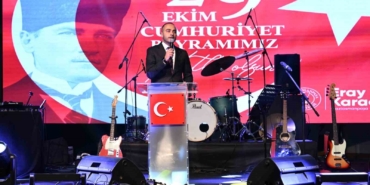 gaziosmanpasada-cumhuriyet-bayrami-fener-alayi-ve-konserlerle-kutlandi-OXIF4QfL.jpg