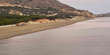 gunesin-en-son-battigi-yere-10-bin-kisilik-plaj-yapildi-eNs29HwI.jpg
