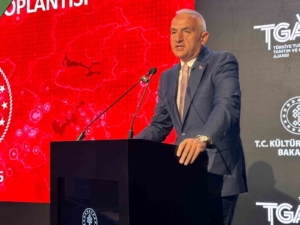 kultur-ve-turizm-bakani-mehmet-nuri-ersoy-ucuncu-ceyrek-turizm-verilerini-acikladi-qxbSsqz8.jpg