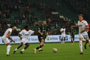 trendyol-super-lig-kocaelispor-2-alanyaspor-0-mac-sonucu-e1KOaDpi.jpg