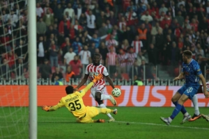 uefa-konferans-ligi-samsunspor-2-dinamo-kiev-0-ilk-yari-W2JWZltI.jpg