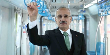 ulastirma-ve-altyapi-bakani-uraloglu-marmaray-12-yilda-1-milyar-430-milyon-yolcuya-hizmet-553Dnhcw.jpg
