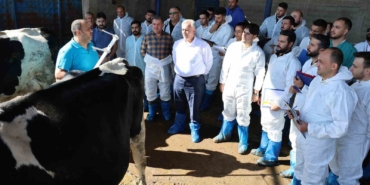 aksarayda-60-ilin-personeline-ineklerin-basinda-uygulamali-egitim-PhZZgllm.jpg