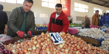amasya-pazarinda-soganin-kilosu-7-aydir-10-tl-bbC7Muaa.jpg