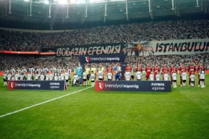 antalyaspor-ile-besiktas-59-randevuda-dh2UMKQd.jpg