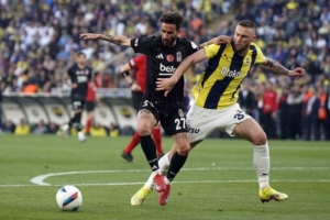 besiktas-ile-fenerbahce-362-randevuda-ber3kAuv.jpg