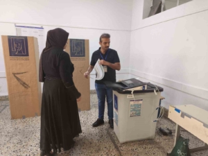 irak-halki-parlamento-secimi-icin-sandik-basinda-MyDg3lH2.jpg