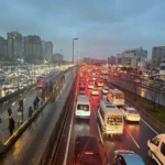 istanbulda-yagisla-birlikte-trafik-yogunlugu-yuzde-90a-ulasti-79lxfqYw.jpg