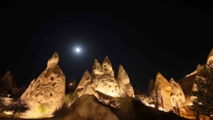 kapadokyada-kunduz-super-ay-goz-kamastirdi-9hNr8Cj1.jpg