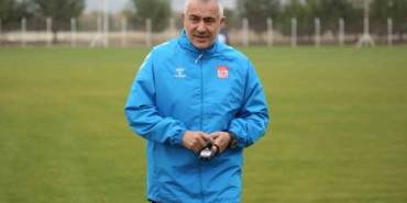 mehmet-altiparmak-manisa-fk-maci-final-niteliginde-UWmaA3Pr.jpg