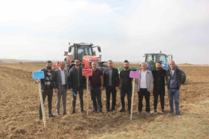sivasta-5-farkli-ekmeklik-bugday-pilot-bolgede-toprakla-bulusturuldu-mHuCWMQF.jpg