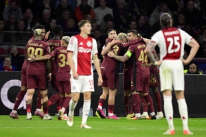 uefa-sampiyonlar-lig-ajax-0-galatasaray-3-mac-sonucu-VOP3KapP.jpg