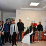 vezirkopru-devlet-hastanesinde-cocuklara-moral-etkinligi-mF5xAvYI.jpg